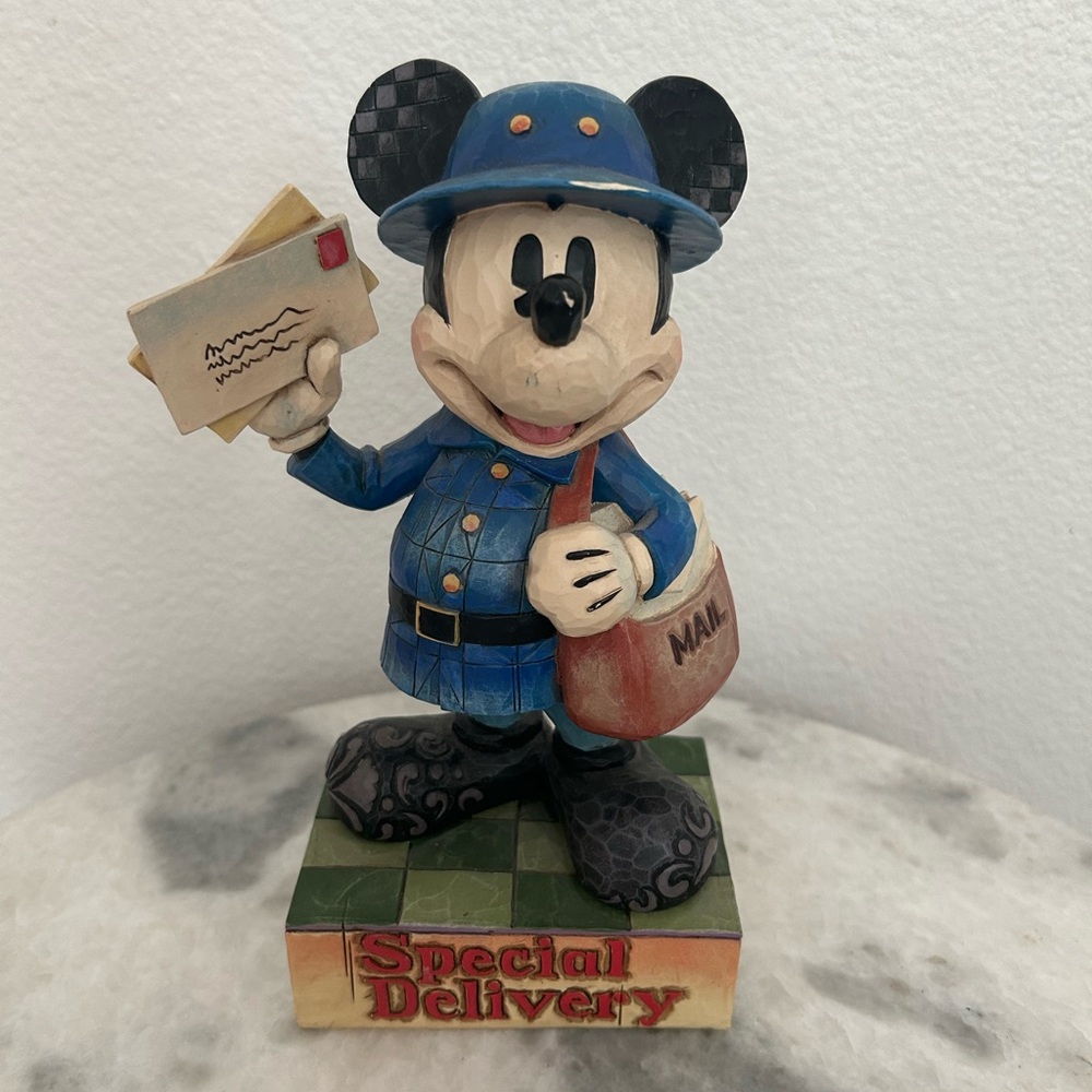Walt Disney Showcase Collection, “Special Delivery” #4009263
